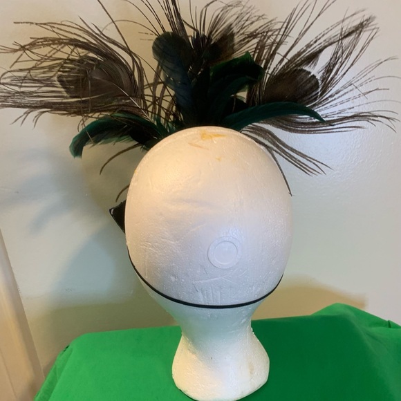 Peacock Feather Masquerade Mask - Picture 4 of 4